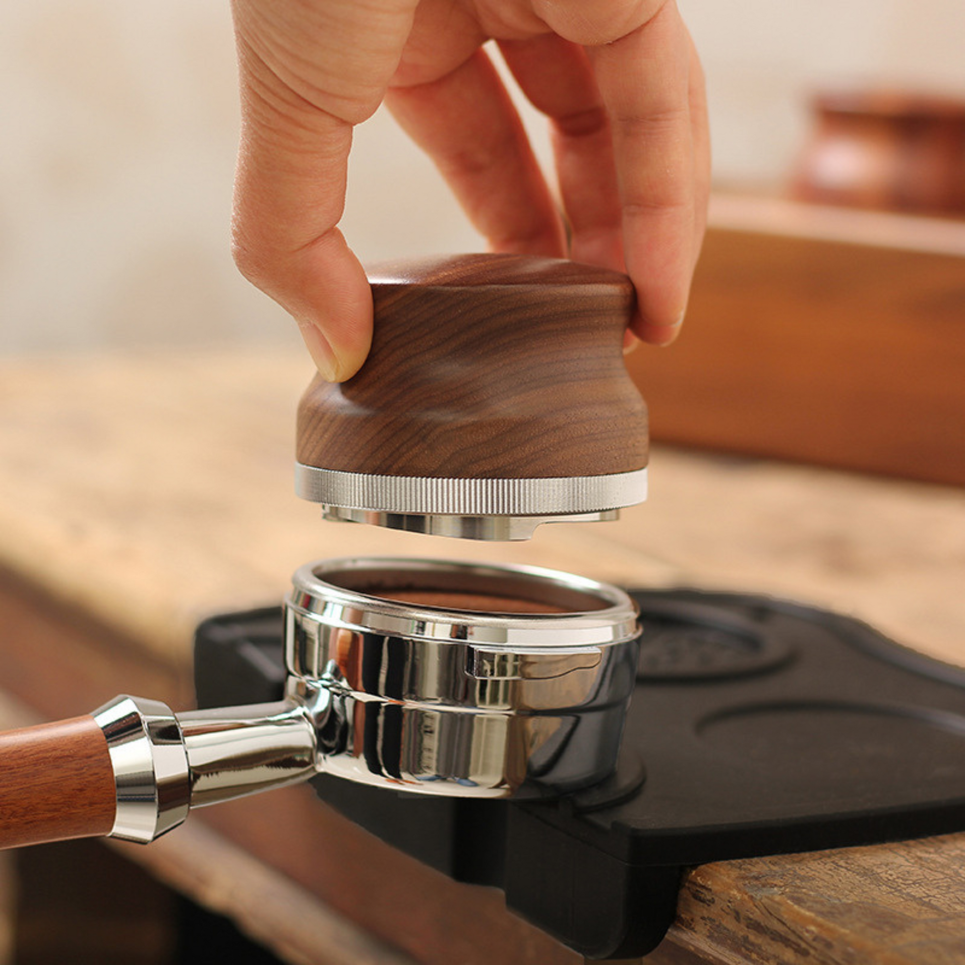 Adjustable Coffee Distributor with Wooden Handle