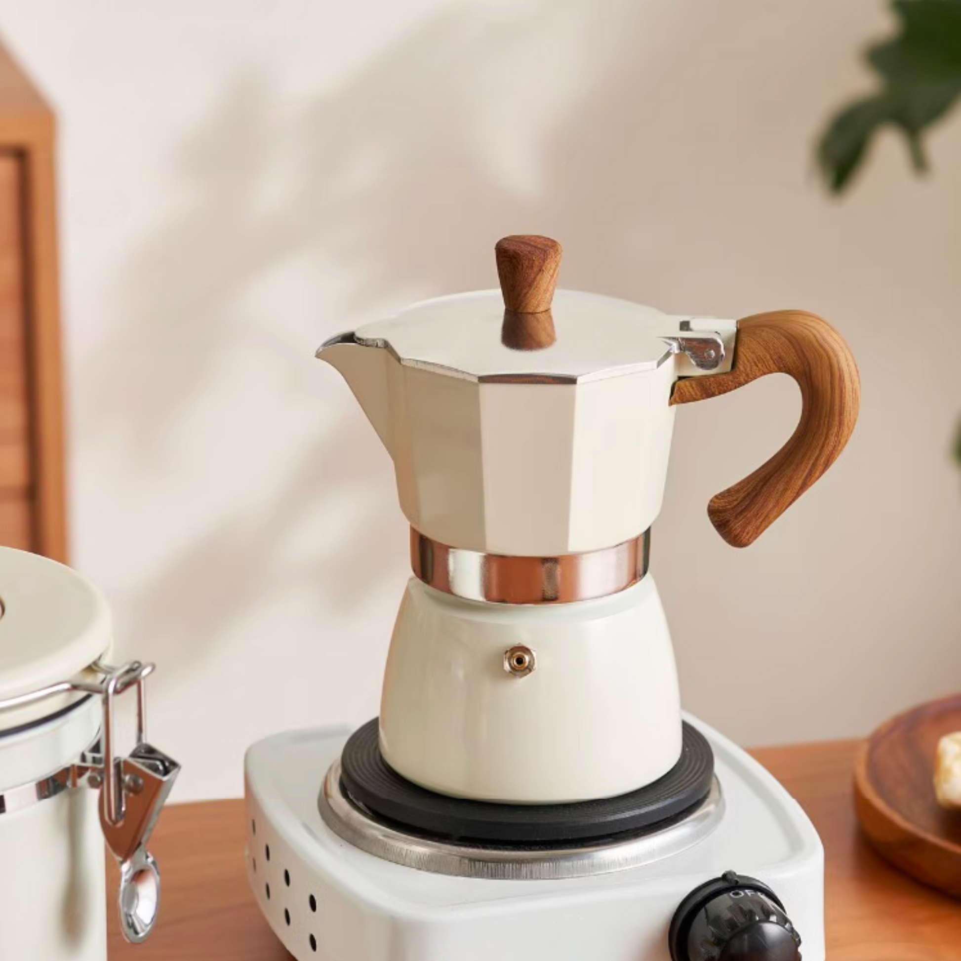 Vintage style Moka Pot in Creamy White