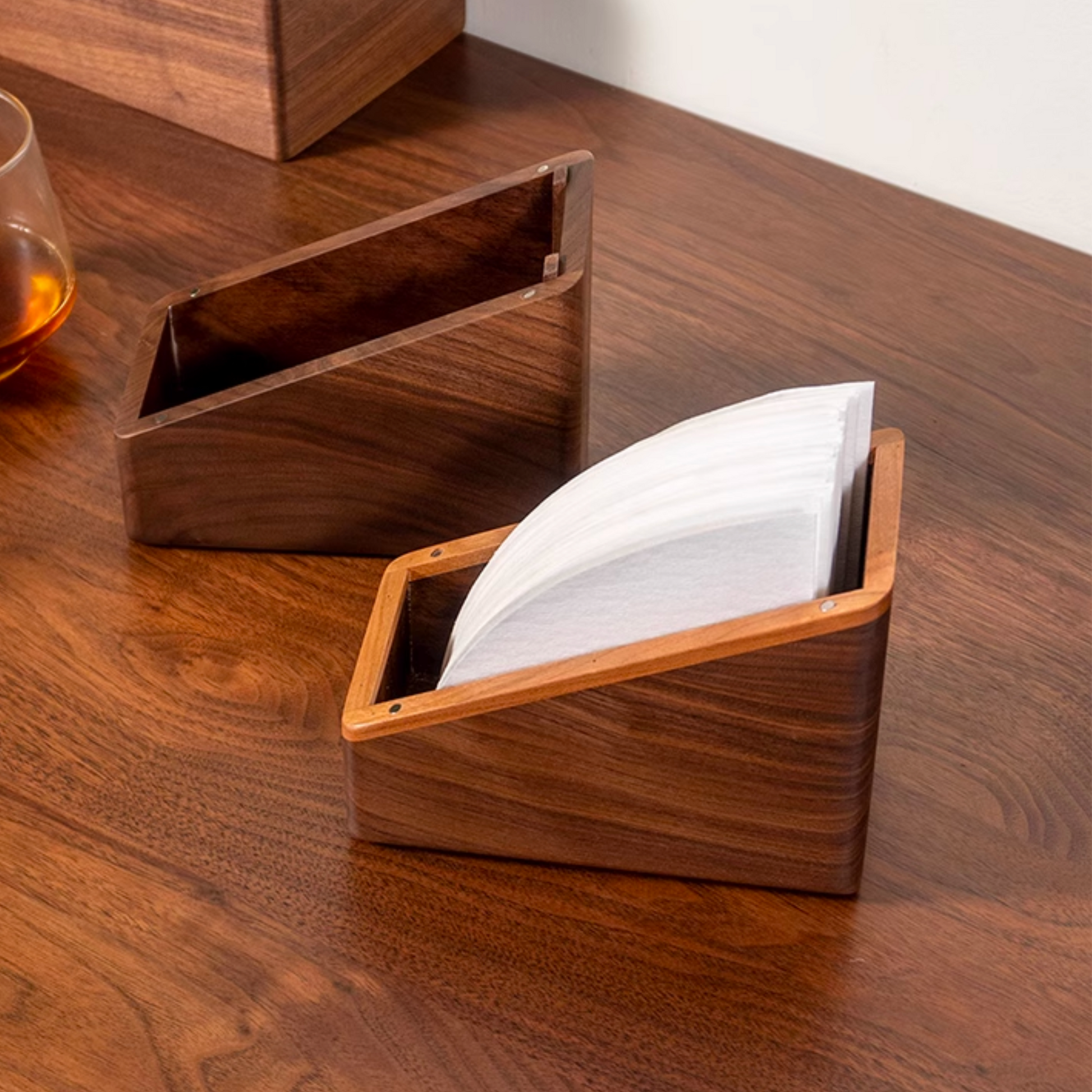 Organise your brewing essentials with this elegant walnut or cherry wood box. Stores 100 up to V60 pour over coffee filters.