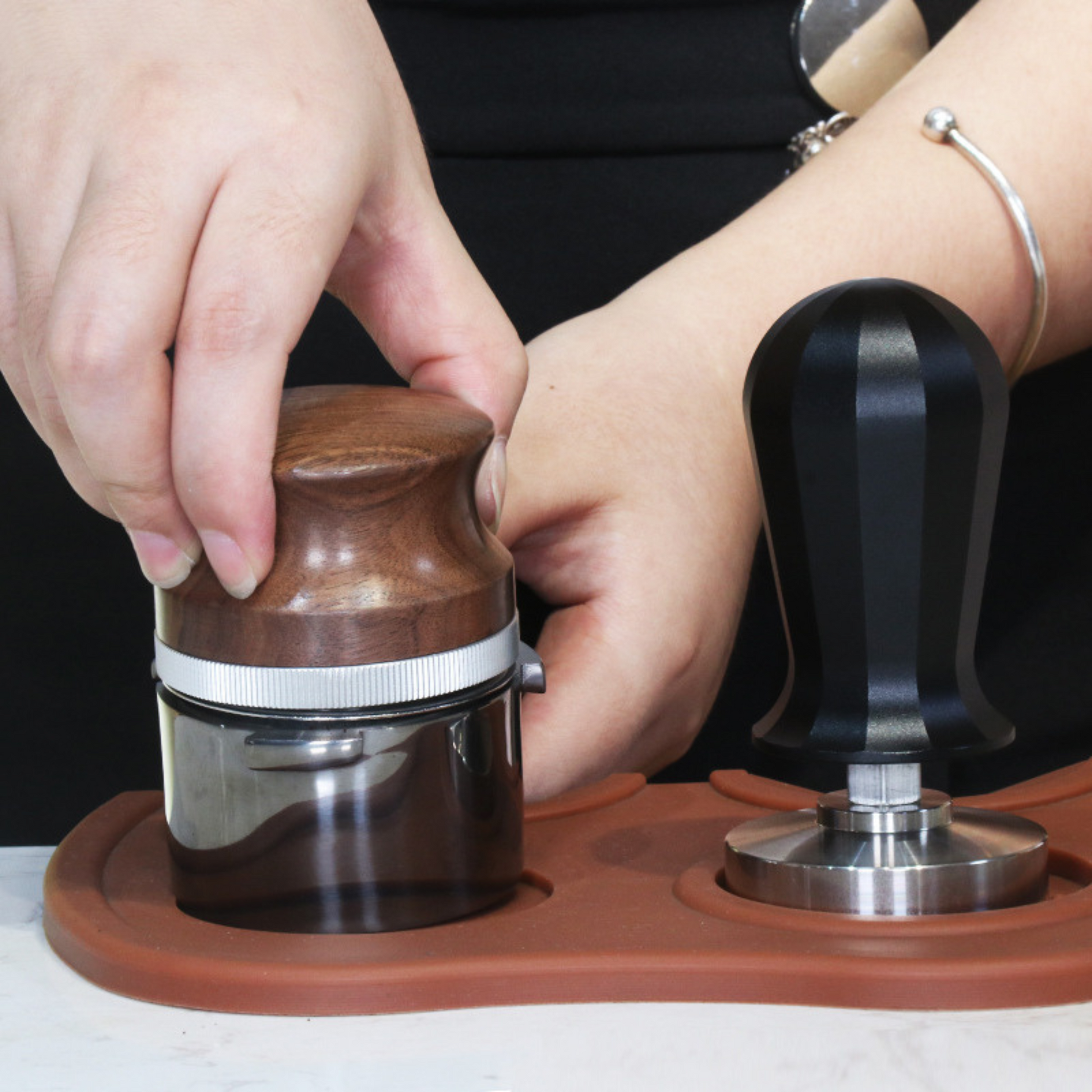 Adjustable Coffee Distributor with Wooden Handle