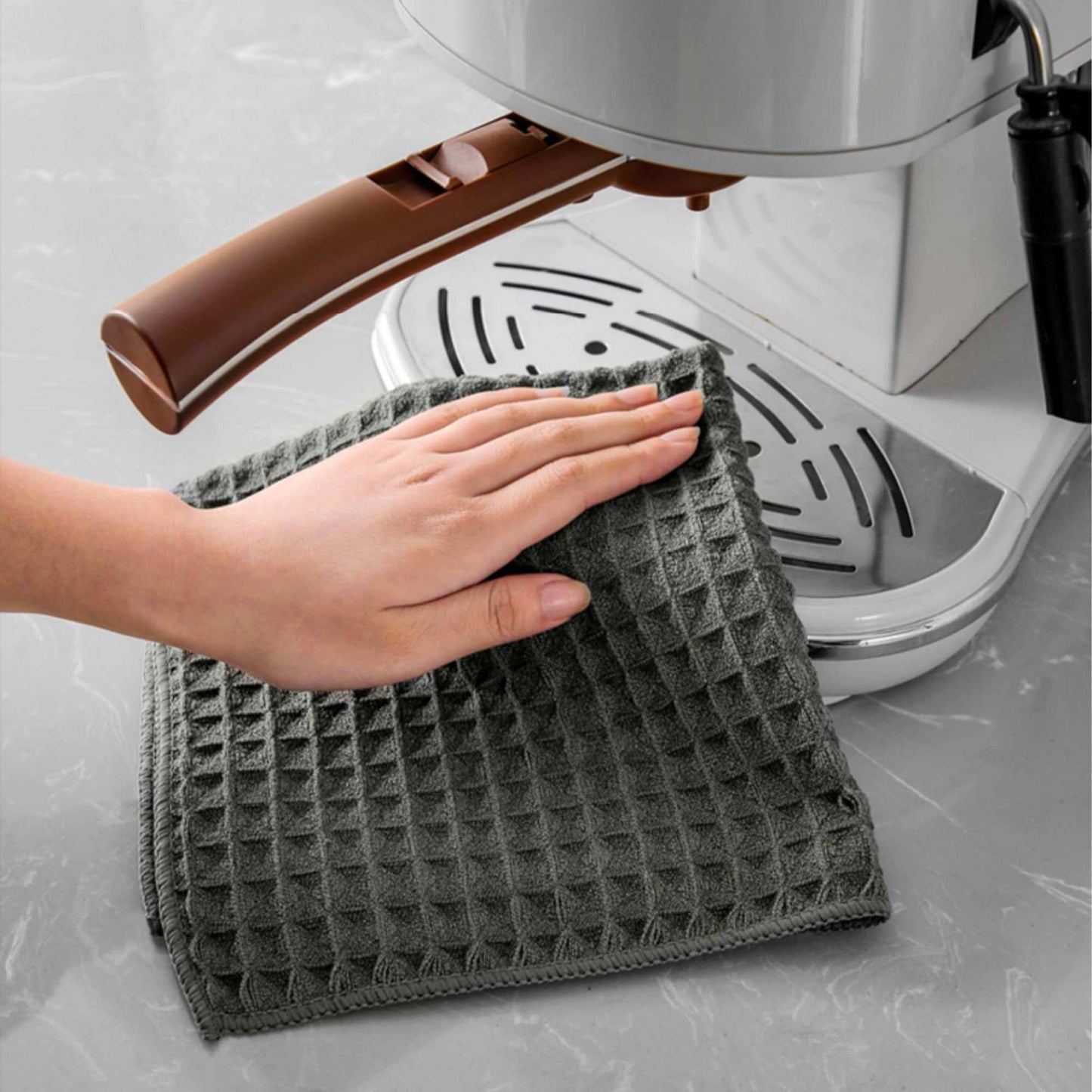 Clean steam wands and small areas with this ultra-fine, professional-grade cloth