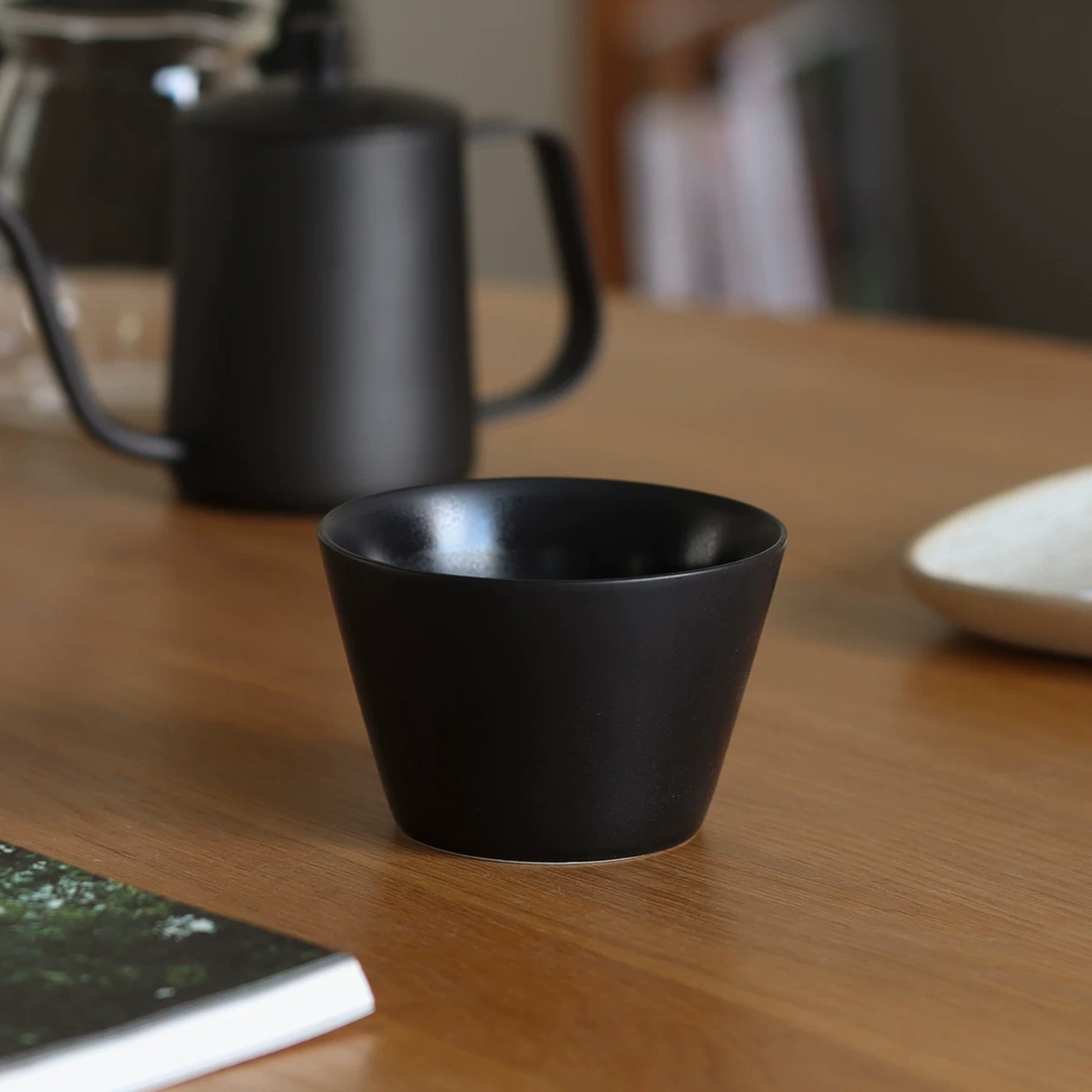 Matte ceramic latte cup, a perfect canvas to showcase latte art, 220 ml, black