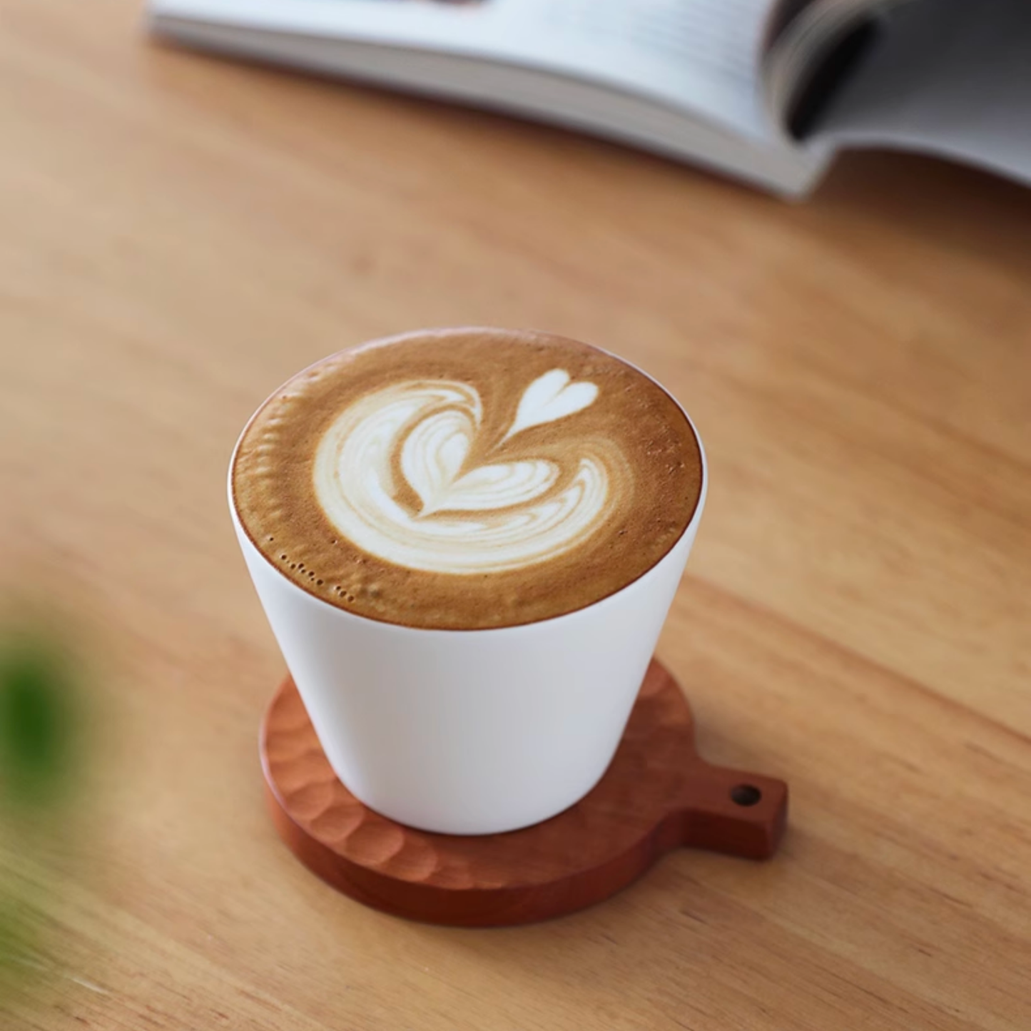 Canvas Latte Cup in matte ceramic, white, perfect for latte art