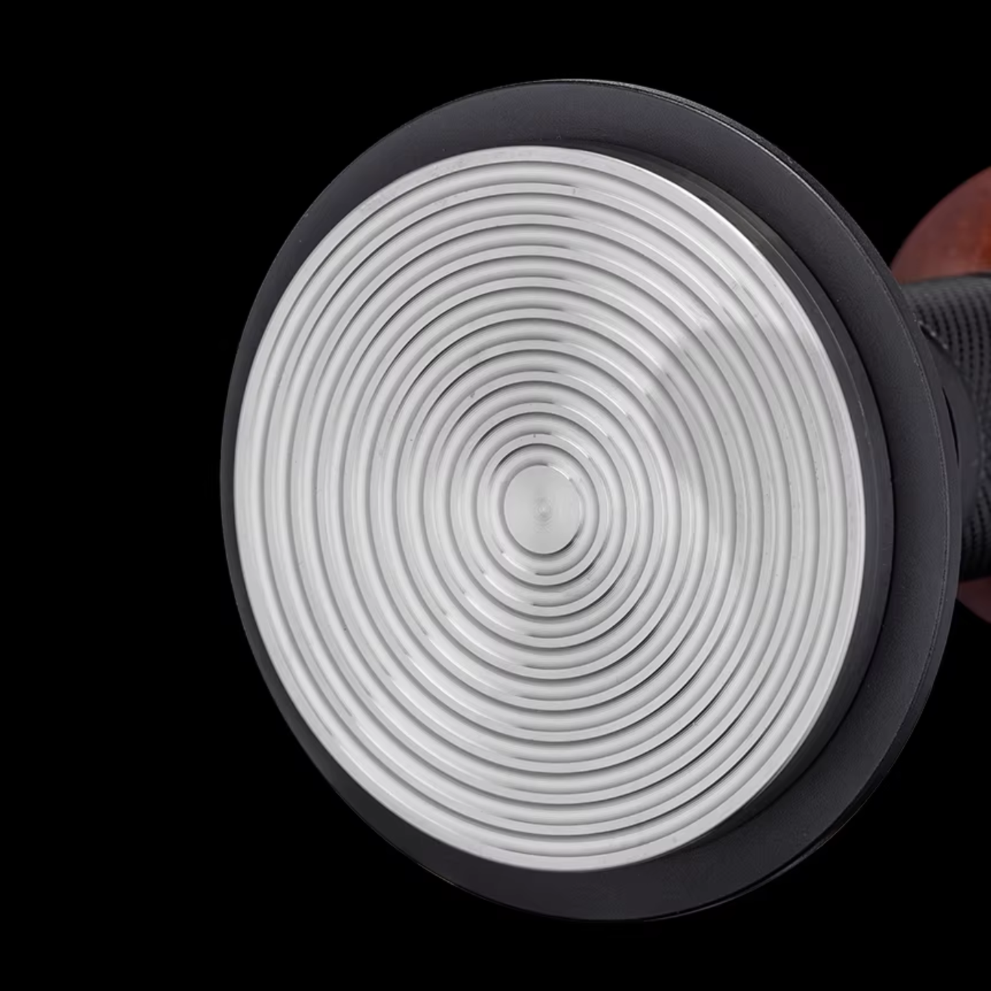 Espresso tamper with adjustable pressure and ripple base