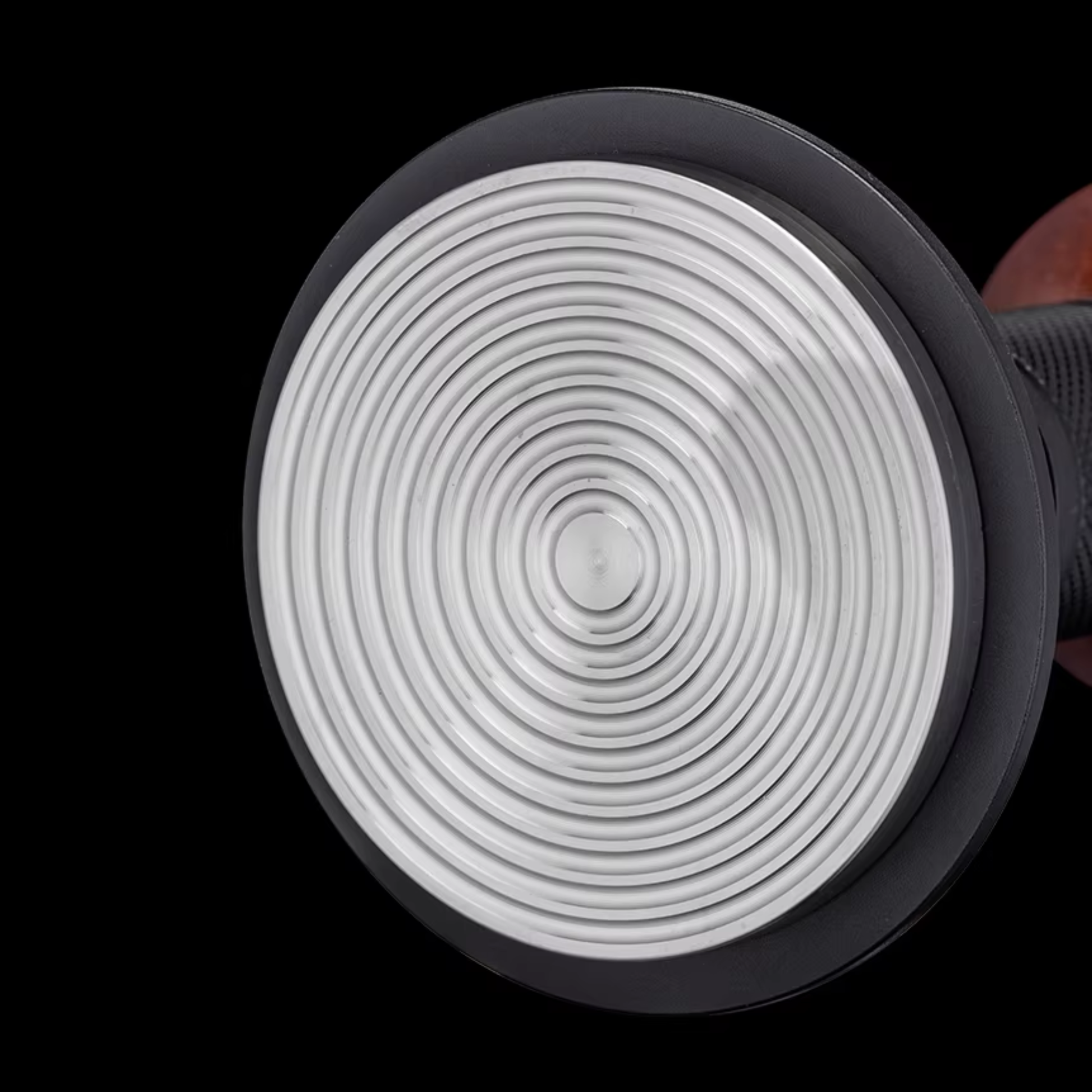 Espresso tamper with adjustable pressure and ripple base