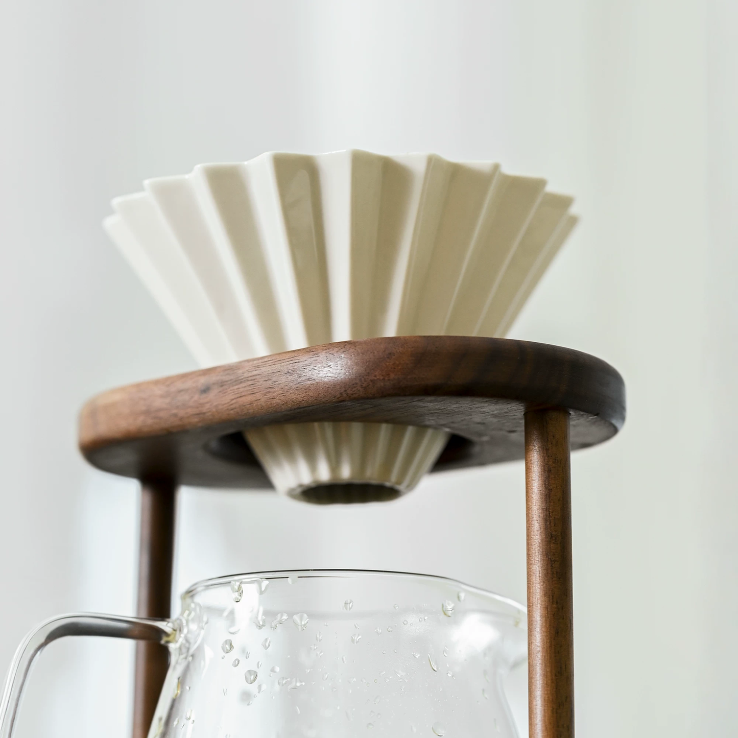 Pour over coffee dripper stand in natural walnut wood, minimalist coffee stand for 1-2 cup brewing