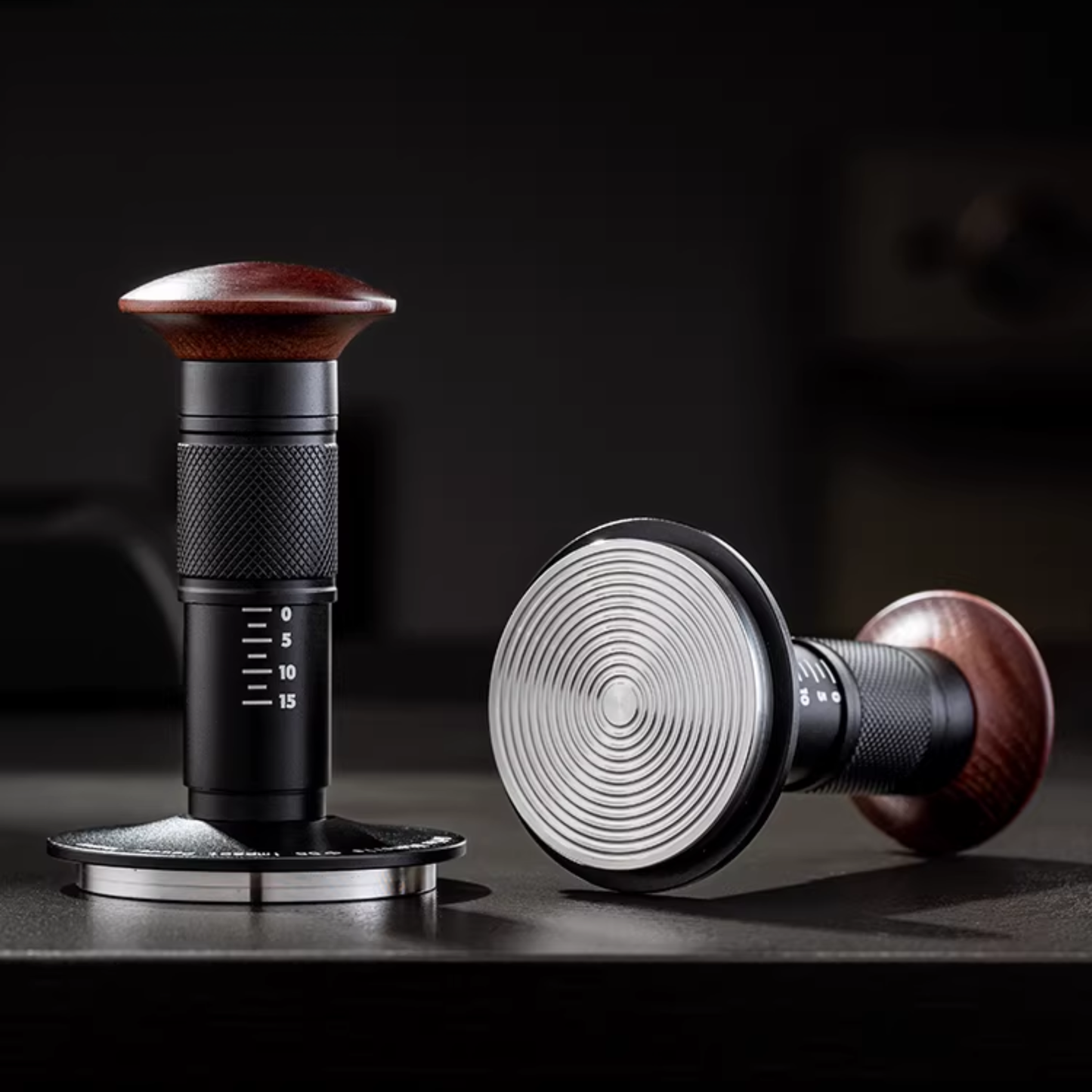 Adjustable coffee tamper with ripple base for even espresso extraction